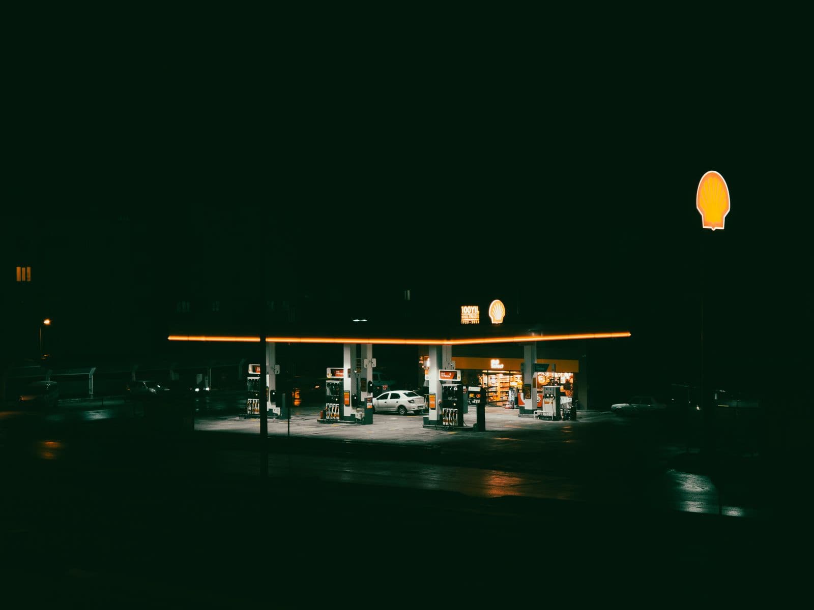 Fuel Stations & Convenience Retail — image 3